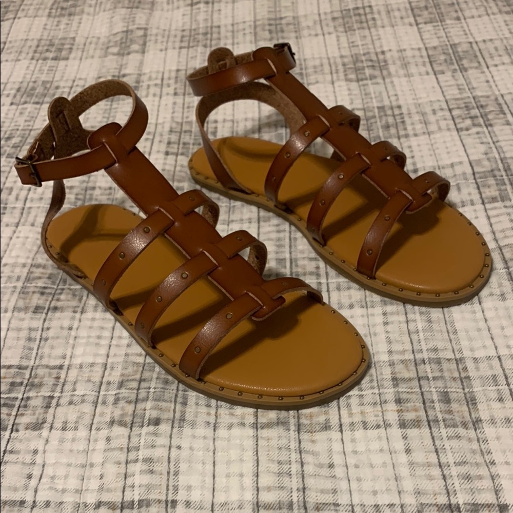 American Eagle gladiator sandal in tan NWOT